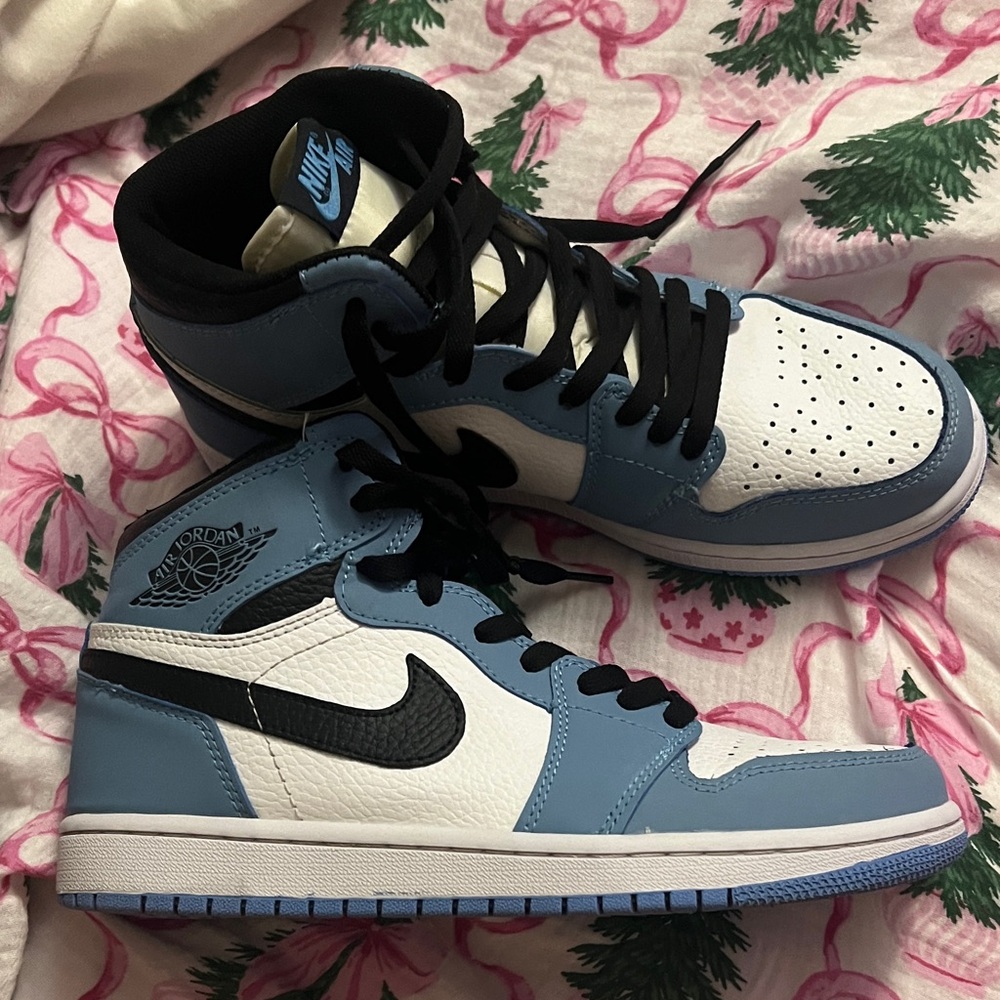Nike Air Jordan 1 High Blue Black White Sneakers